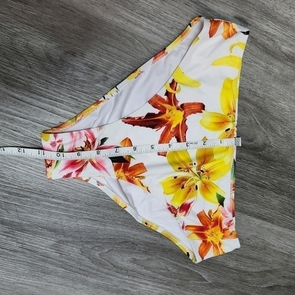 Brandless - FLORAL printed bikini - Picture 5 of 9